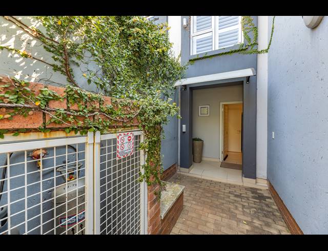 4 BEDROOM TOWNHOUSE FOR SALE IN RIVONIA